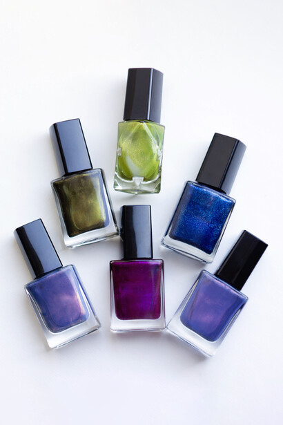 Molti uomini hanno stabilito che la nail art è un forte mezzo per mandare un messaggio, specialmente in un'epoca dove siamo esposti a continue contrastanti informazioni