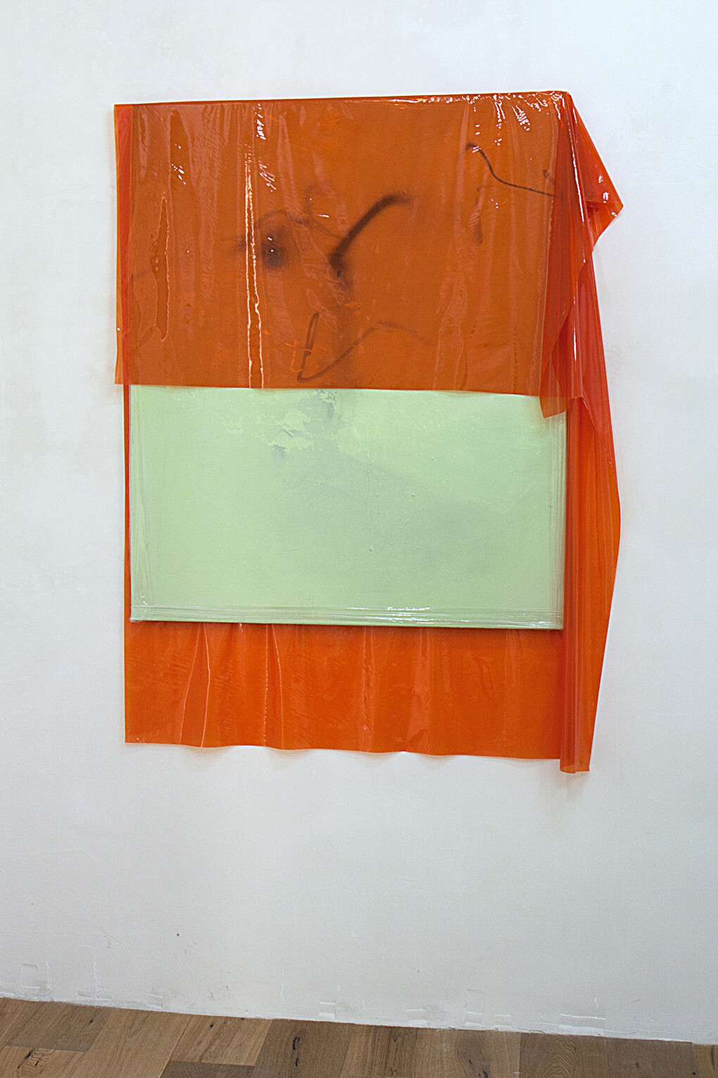 Michaela Zimmer, 150104, 2015, Lacquer, acrylic, spray paint and foil, on canvas, 150 x 115 cm