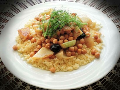 Couscous con l'aggiunta di verdure per un piatto ricco e salutare 