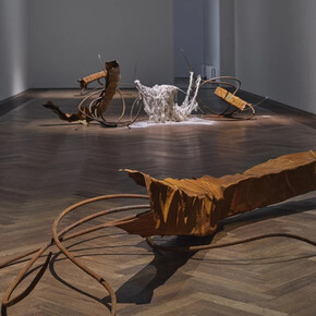 Dominique White, All great powers collapse from the centre, ausstellungsansicht. Mit freundlicher genehmigung der Kunsthalle Basel