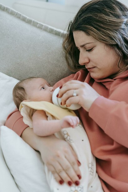 Assim com as demais preocupações inerentes à preparação do parto, das coisas do bebé (quarto, roupa, acessórios, etc). Não digo que todos os homens coloquem toda esta responsabilidade em cima dos ombros da mulher, mas entendedoras, mulheres, sabem que as decisões importantes partem sempre da mulher. Tratando-se da chegada de um bebé ainda mais! 