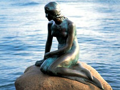 Copenhague. Estatua de la Sirenita, obra de Edvard Eriksen