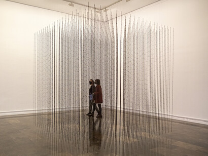 Mona Hatoum, Impenetrable, 2009, black steel and fishing line, 300 x 300 x 300 cm. Courtesy of IVAM