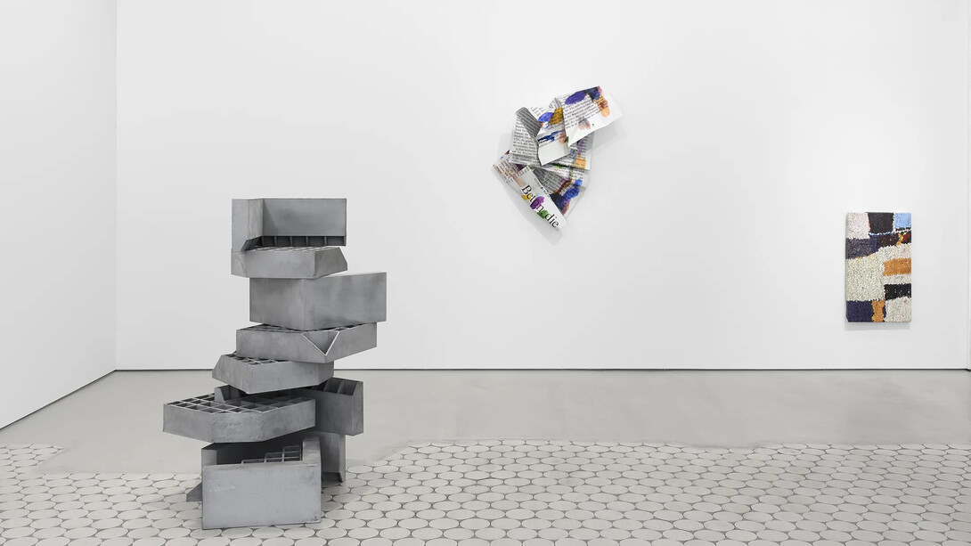 Olaf Metzel, Mondrian ambiente, exhibition view. Courtesy of Wentrup Gallery
