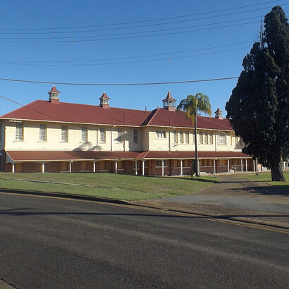En el caso de las mujeres, la distancia entre el ojo y la nariz era más larga en los pacientes con esquizofrenia que en los controles, así como las distancias entre la base de la nariz y el labio superior. Hospital Mental de Ipswich en Ipswich, Queensland, Australia