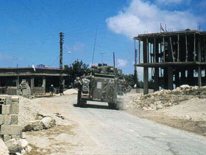 Tropas israelíes en Zibqin, sur del Líbano, junio de 1982