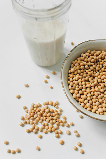 Alimentos com base de soja. Ainda há países onde sua produção e importação são restritas