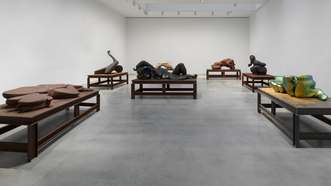 Thomas Schütte, Major sculptures, exhibition view. Courtesy of Gagosian