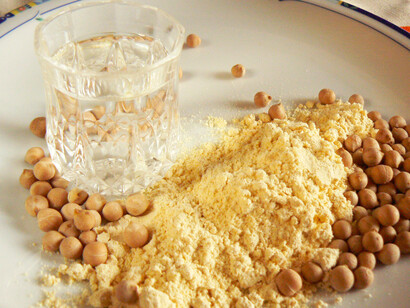 Ingredienti per la pastella di farina di ceci