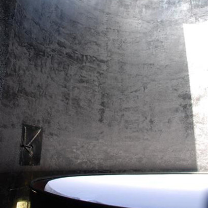 La Torre di Sigismondo, nata come set cinematografico per il film “Turris Eburnea”, ispirato alla pazzia di Astolfo, personaggio della Chanson de Roland e che Ruiz fece costruire durante il suo passaggio a Castel di Tusa
