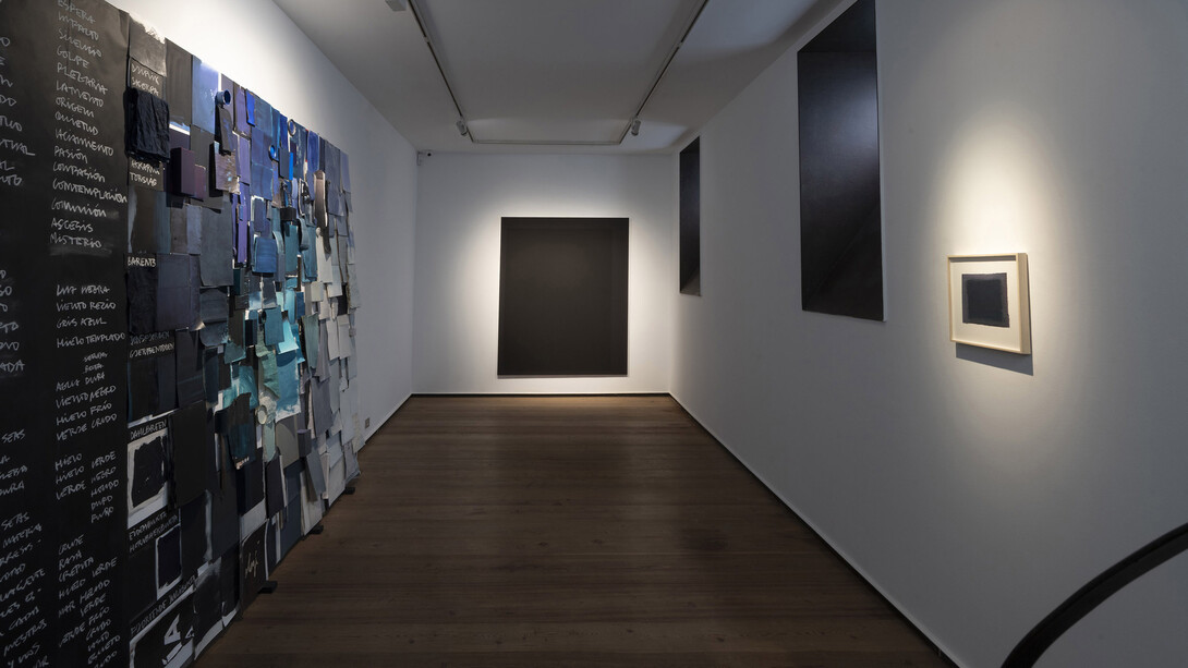 Lourdes Castro Cerón, Hojas sueltas, vista de exhibición. Cortesía de la Galería Rafael Pérez Hernando