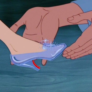 Le fiabe sono giustappunto scrigni che nascono dall’inconscio collettivo e ci donano l’origine del senso celato