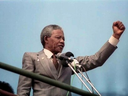 Nelson Mandela addresses a crowd at a rally in Port Elizabeth on April 1, 1990