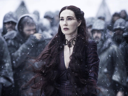 Juego de Tronos. Melisandre de Asshai, interpretada por la actriz Carice van Houten, en imágenes de la 5ª temporada avanzadas por HBO