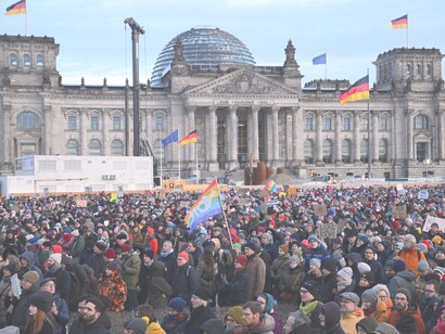 Miles de personas protestan en contra de la extrema derecha en Alemania, Berlín, enero de 2024