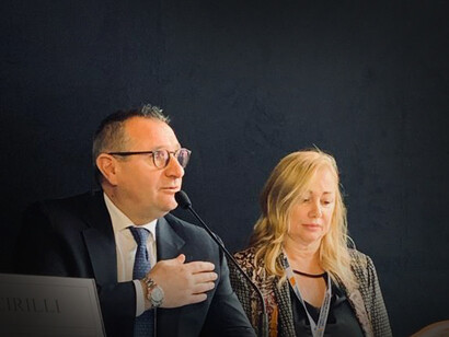 Mayor Lanuvio y Patrizia Angelini en la clausura del evento de turismo arqueológico en su 25 aniversario