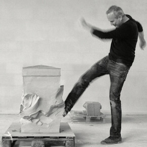 Erwin Wurm. Courtesy of 21er Haus