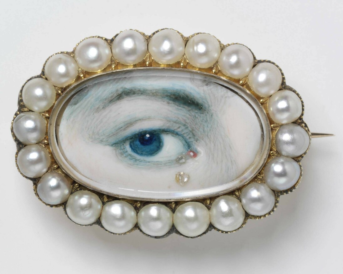Lover’s eye brooch, 1800 – 20, England. Museum no. P.56-1977. © Victoria and Albert Museum, London