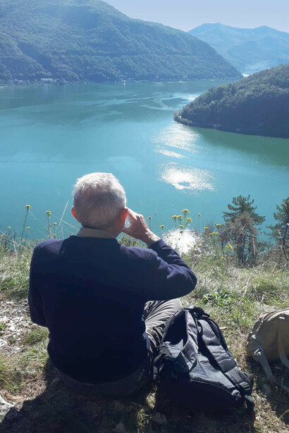 Giovanni Zaccherini e l'imponenza dell'acqua del lago