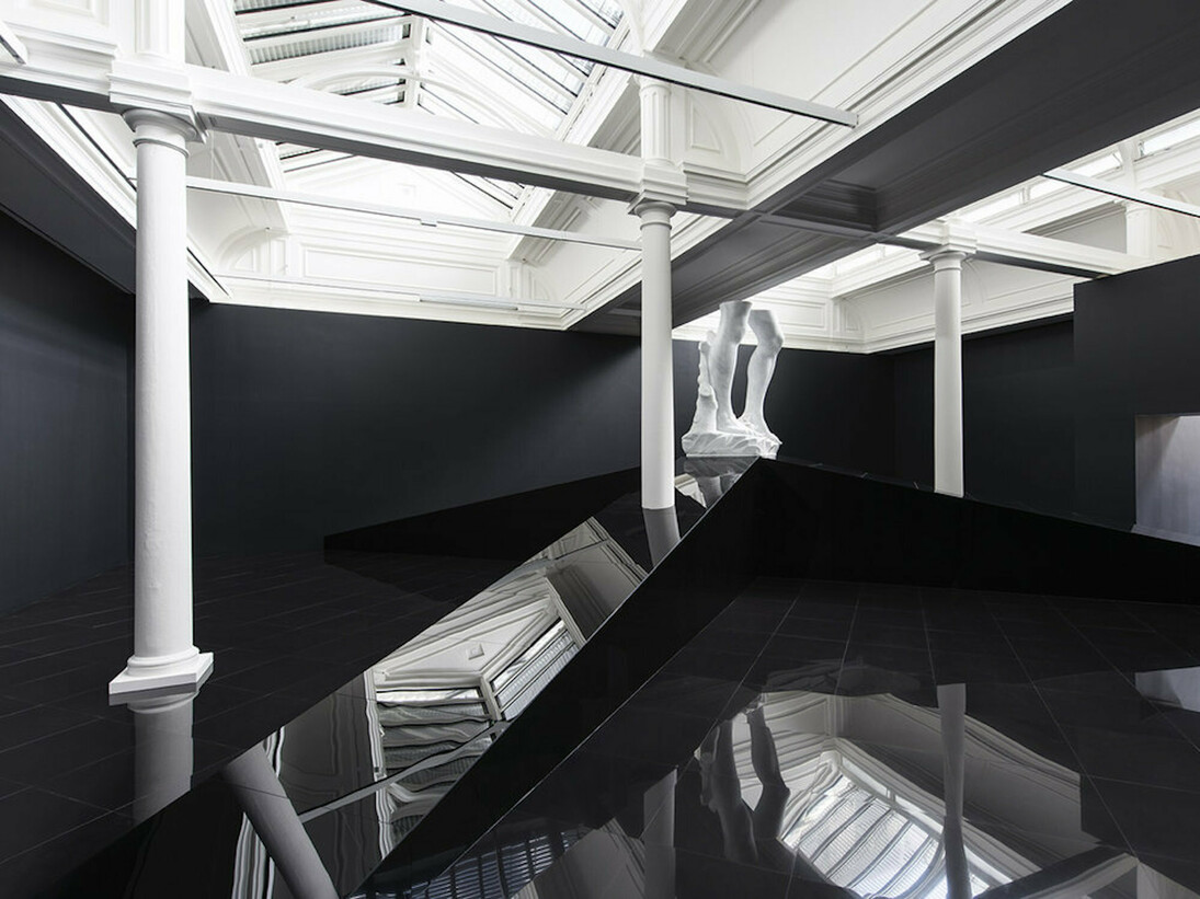 Adrián Villar Rojas, Exhibition view. Courtesy of Marian Goodman Gallery 