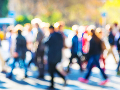 Persone in movimento. Non si ottiene una nuova idea di società, di stare insieme, applicando le vecchie logiche