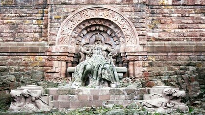 Il monumento di Kyffhäuser con l'imperatore Federico Barbarossa Barbarossa, Bad Frankenhausen, in Turingia, Germania. Il monumento fu costruito tra il 1890 e il 1896