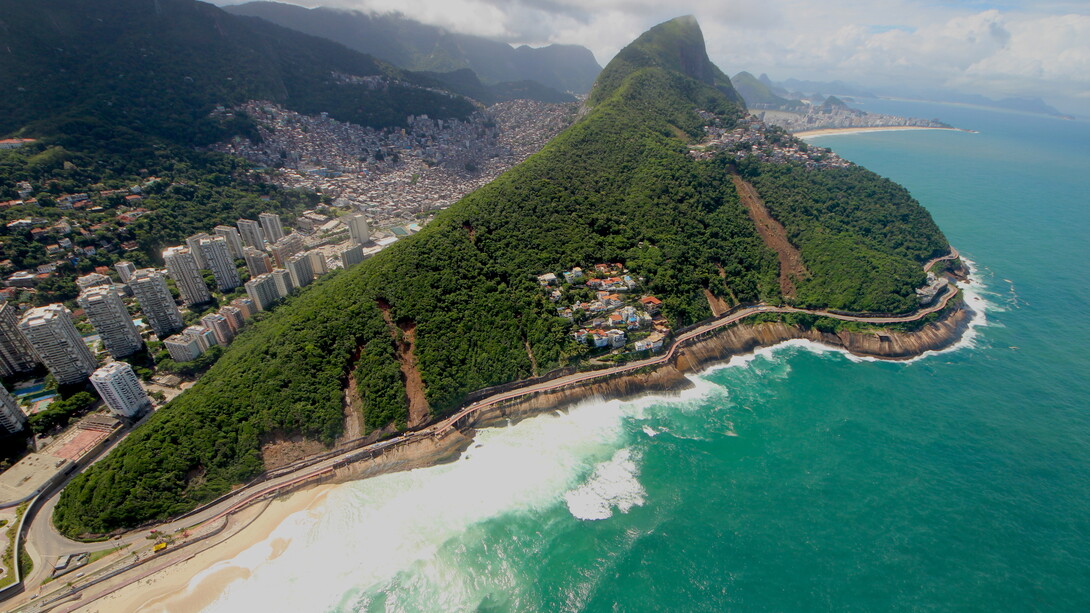 Tragédias aguardando para acontecer, Vidigal/Niemayer. Fotografia de Mario Moscatelli