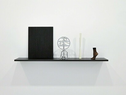 Josephine Meckseper, Exhibition view. Courtesy of Gagosian Gallery
