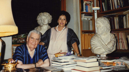Elena De Maria con Federico Zeri nel suo studio