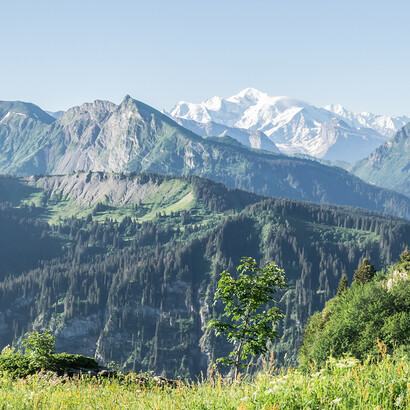 La Haute-Savoie. Depuis le début du dix-neuvième siècle, le Mont Blanc est devenu le passage obligé des alpinistes qui veulent se dépasser © By Krzysztof Golik - Own work, CC BY-SA 4.0