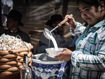 La bevanda airag, consumata in grandi quantità