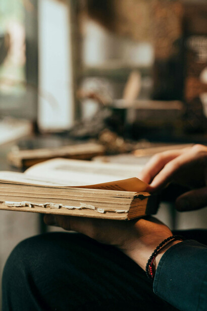 El mundo literario me resulta hostil. Y sin embargo, me reconozco en ciertas escrituras. Me salvo en ellas