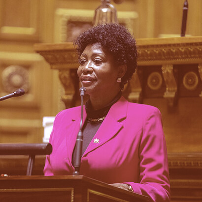 Die französische Politikerin Annick Petrús wurde beim Schmuggel von über 100 Kartons nicht deklarierter Zigaretten überraschenderweise von den Behörden erwischt