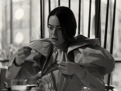 Pobres Criaturas: Uma obra que questiona os limites da sociedade. Conheça a história de Bella, uma mulher determinada a viver seus desejos além dos muros que a cercam
