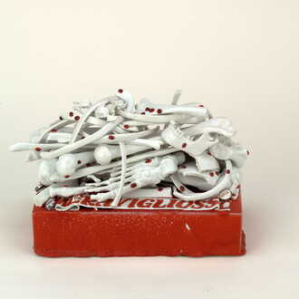 Bertozzi & Casoni, Meravigliosso, 1999, maiolica, cm. h. 31,5 x 49 x 28. Courtesy of Pinacoteca Civica di Ascoli Piceno