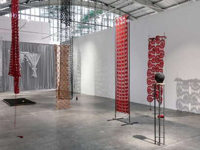 ektor garcia, kortinas, exhibition view. Courtesy of Mendes Wood DM