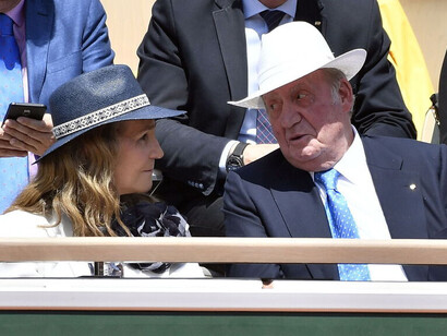 Juan Carlos I y la infanta Elena en Roland Garros, París