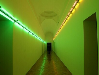 Dan Flavin, Varese, Corridor