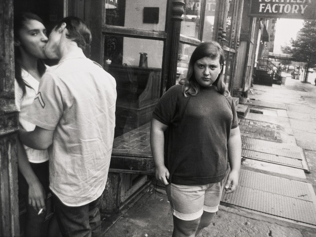 Garry Winogrand, New York, 1969, Tirage gélatino-argentique, Collection Jeffrey Fraenkel et Alan Mark © The Estate of Garry Winogrand, courtesy Fraenkel Gallery, San Francisco, Photo: Don Ross  