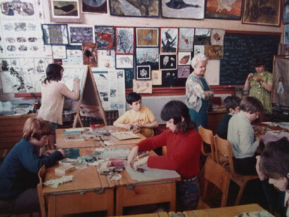 Muriel Pyrah in the classroom. Courtesy the NAEA