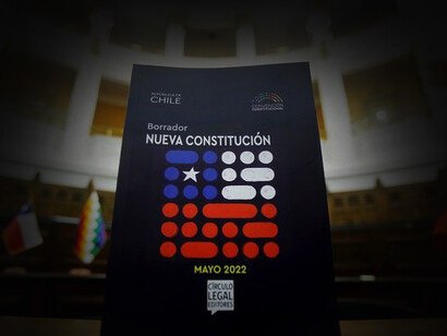 Borrador de la Nueva Constitución de Chile que se entrega al presidente actual Gabriel Boric
