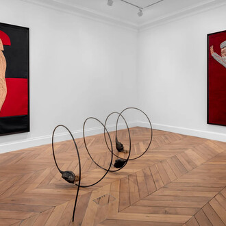 Enrico David, The soul drains the hand, vue de l'exposition. Avec l'aimable autorisation de White Cube