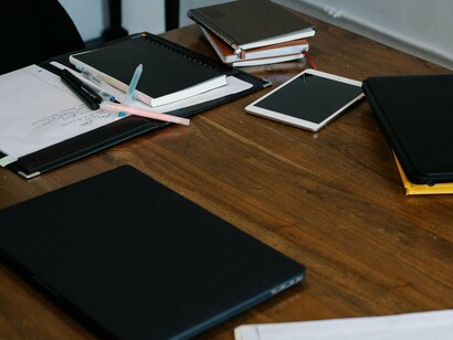 Uma vez realizada a avaliação diagnóstica, segundo a teoria de Vygostky, o professor é capaz de identificar o nível de conhecimento real de seus estudantes.  Portando tal informação, o professor estabelece um objetivo de ensino, visando conduzir o processo de aprendizagem de modo que o estudante mude seu nível de desenvolvimento, como se subisse um degrau: do nível de desenvolvimento real (primeiro degrau) atinja o nível de desenvolvimento potencial (segundo degrau)