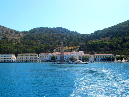 Il monastero di Panormitis sull’isola di Simi, Grecia