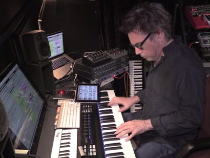 Jean Michel Jarre in sala di registrazione