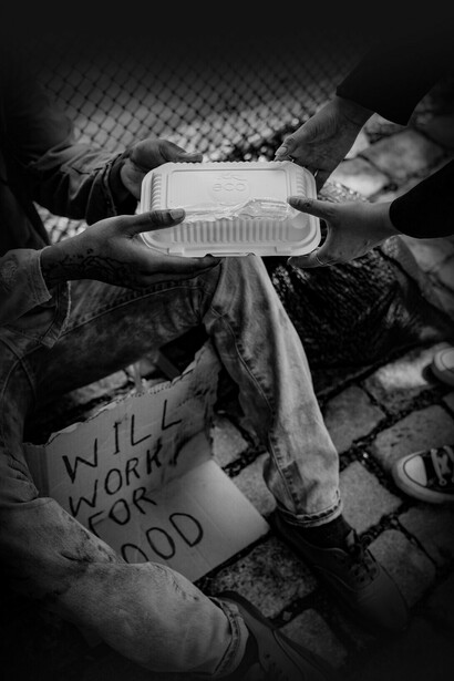 Pobres contra ricos. El 40% más pobre de la población mundial ha perdido el doble de ingresos que el 20% más rico