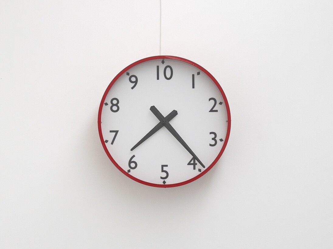 Ruth Ewan, Decimal Clock Red