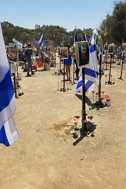 Homenaje a los asesinados en el Festival de Música Nova el 7 de octubre de 2023. Los grupos radicales como Hamás y Hezbolá son solo síntomas de un proceso mayor que amenaza el orden democrático global.
