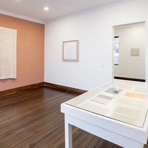 Various artists, The persistent gesture, exhibition view. Courtesy of Casas Riegner Gallery