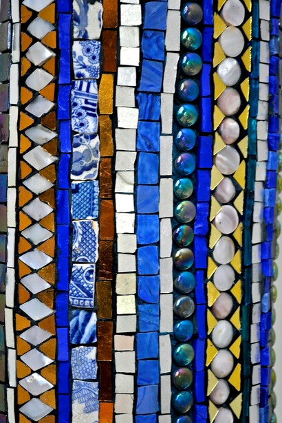 Elizabeth de Ath, Strata